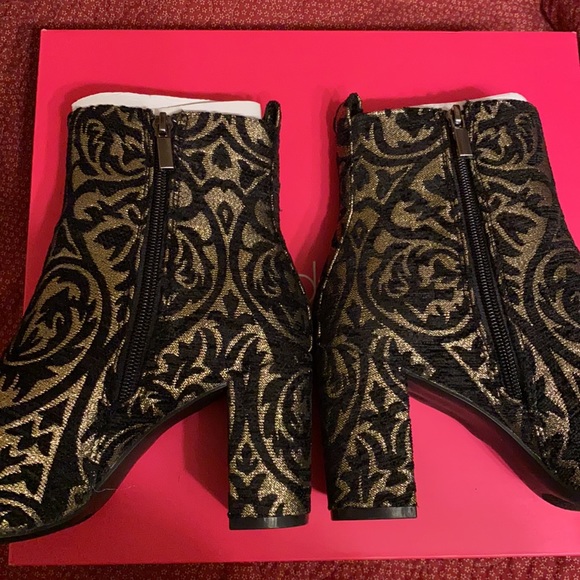 NWT Shoedazzle Blk & Gold Arsbesque Olyvia Booties - Picture 9 of 12